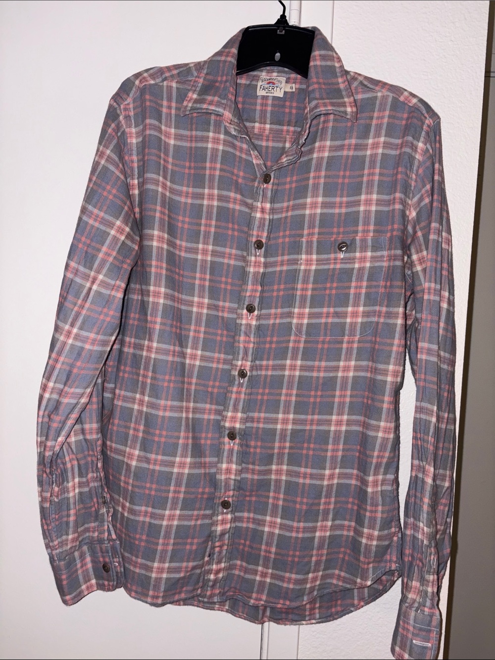 Faherty Men's Gray & Pink Plaid Button-Down Shirt
